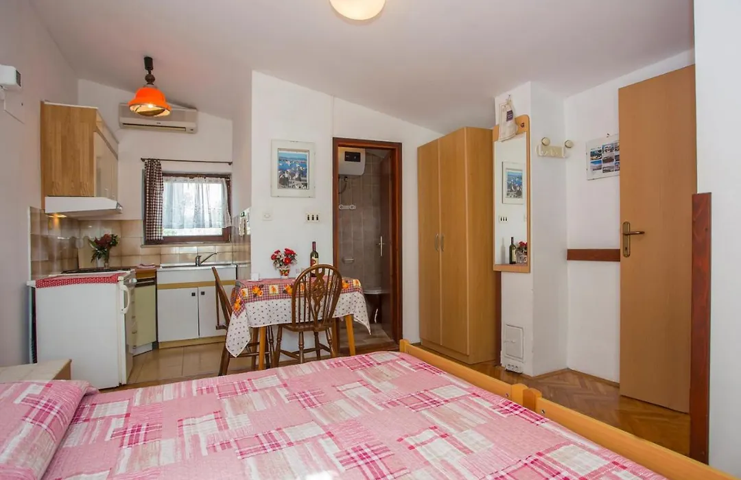 Apartments Jaksa-1