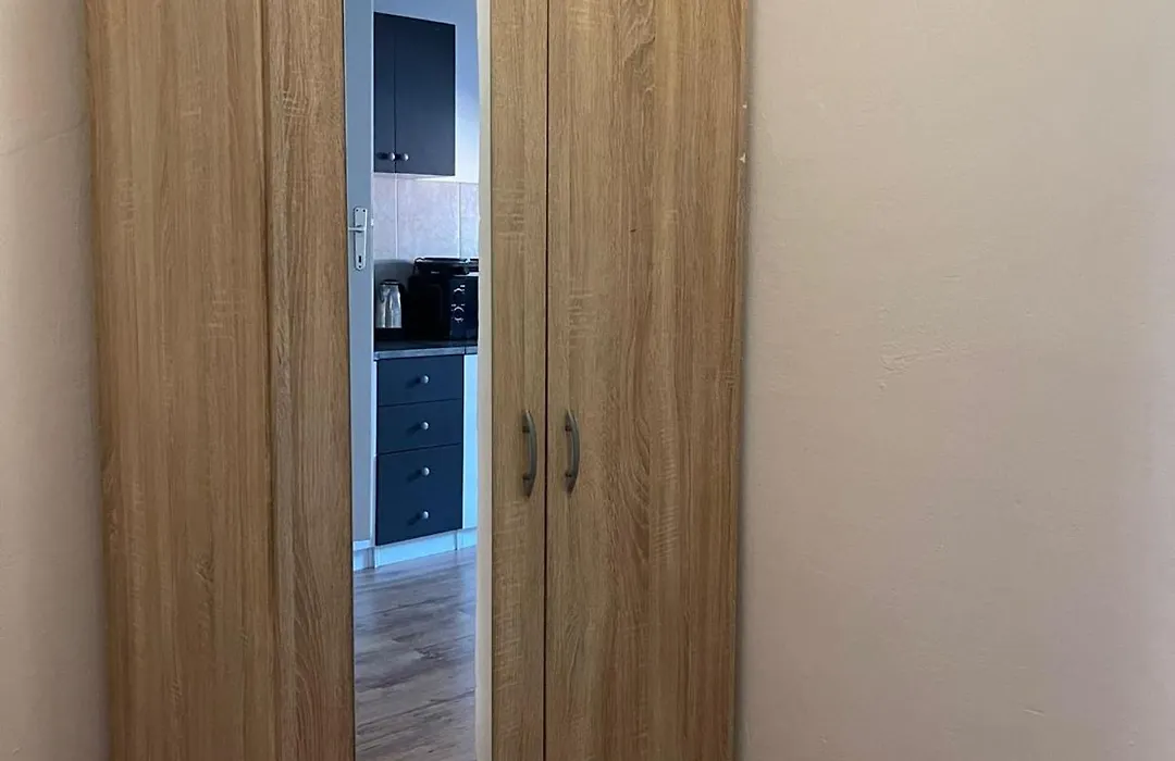 Roman Arch- Low Budget Doublebed Room In Top Center-1