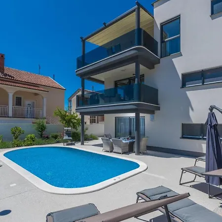 Modern Apartments With Shared Pool Near The Sea-3