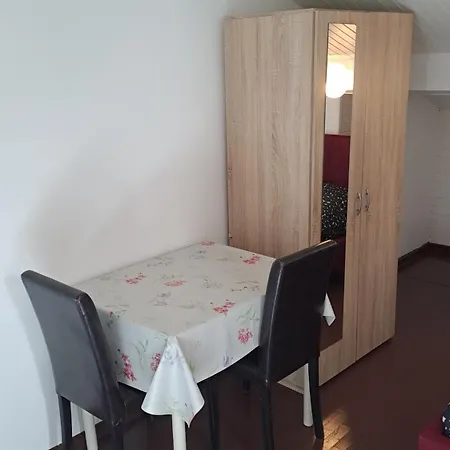 Roman Arch- Low Budget Doublebed Room In Top Center-3